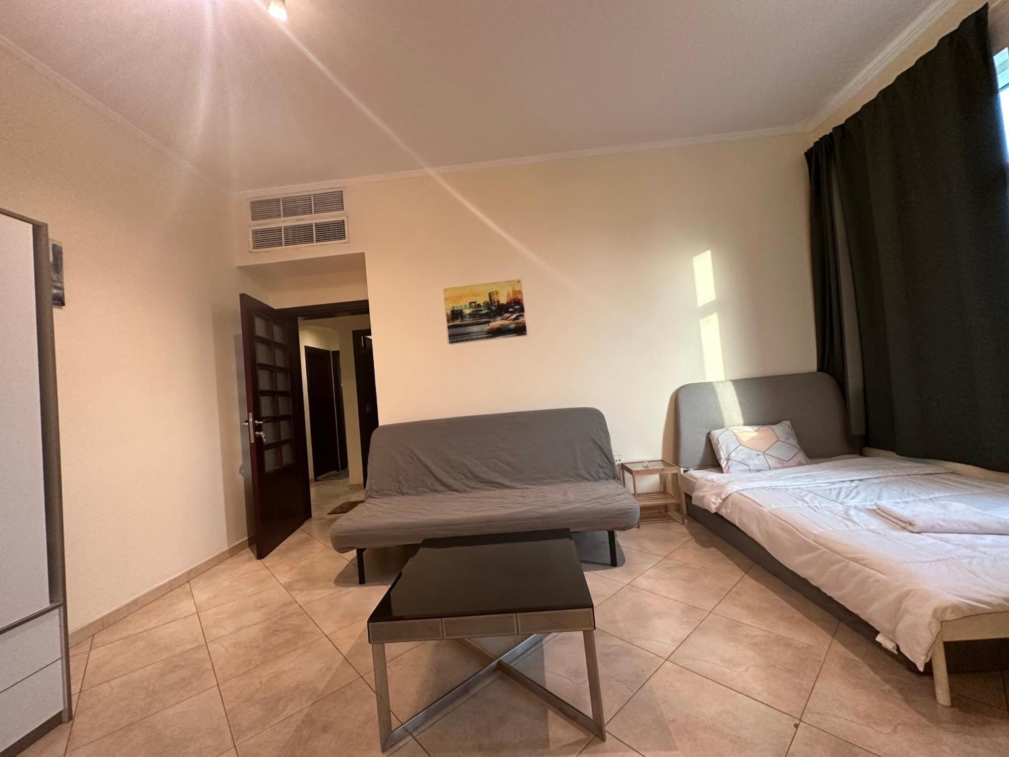Private Big Hall 1301 Apartment Abu Dhabi